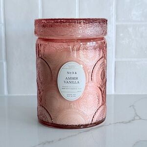 Leoben Co Amber Vanilla Scented Candle